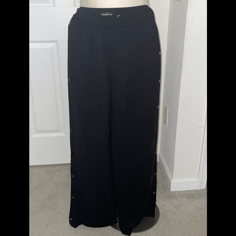 Truvia Snap Legged Pants